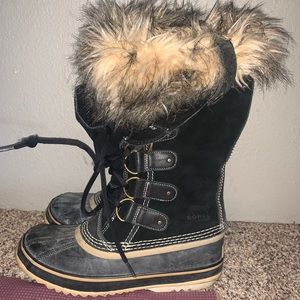 Snow boots